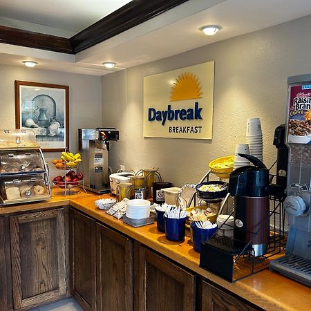 Days Inn By Wyndham Dahlonega University Area Экстерьер фото
