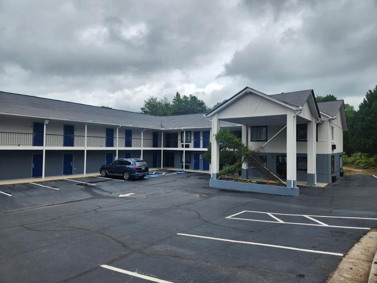 Days Inn By Wyndham Dahlonega University Area Экстерьер фото