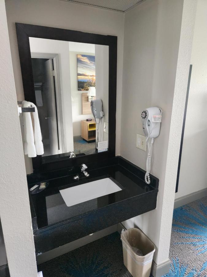 Days Inn By Wyndham Dahlonega University Area Экстерьер фото