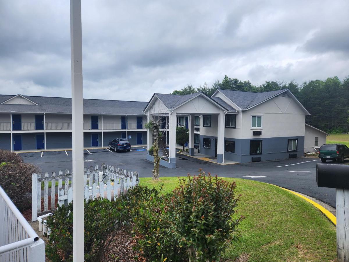 Days Inn By Wyndham Dahlonega University Area Экстерьер фото