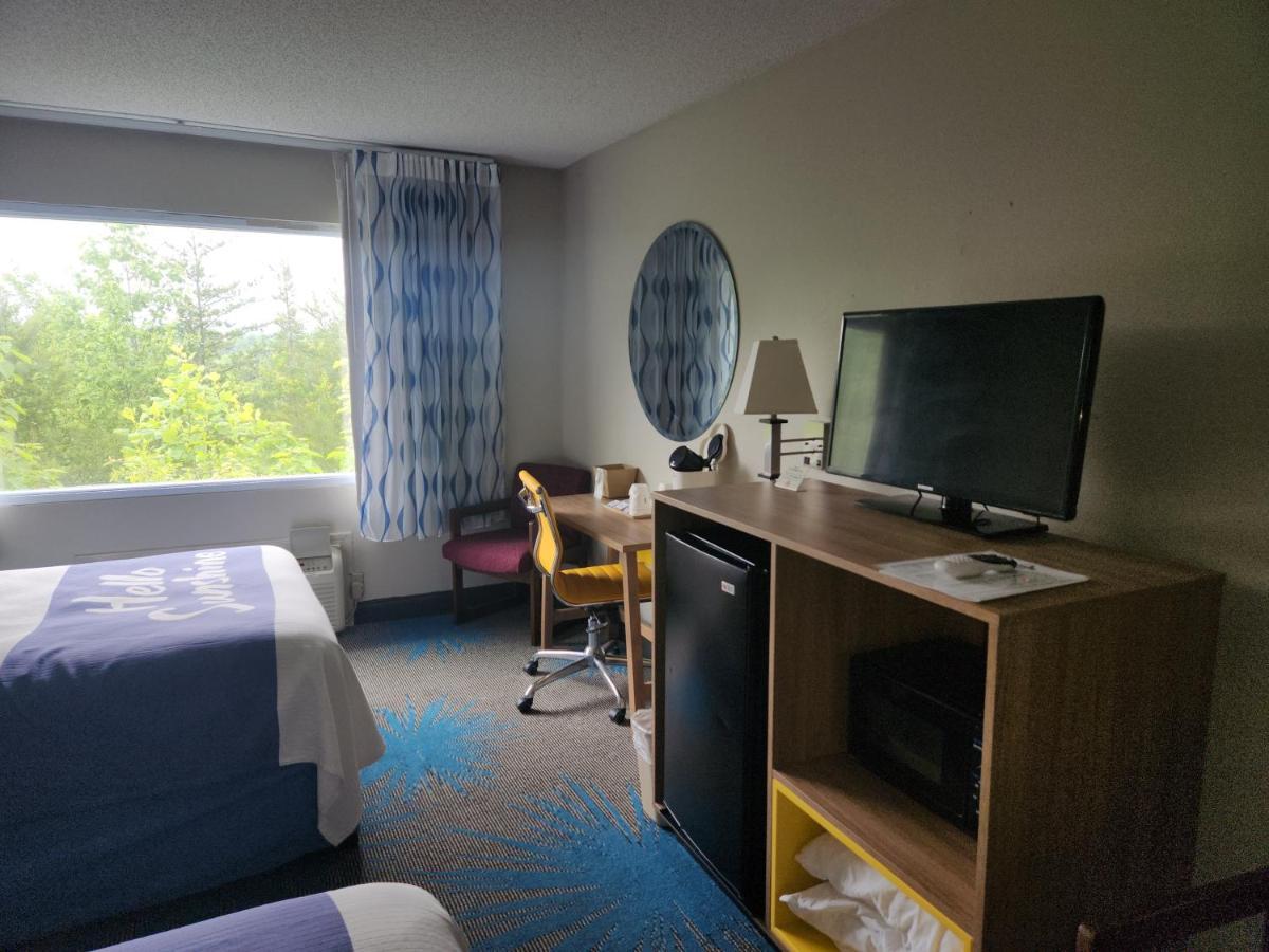 Days Inn By Wyndham Dahlonega University Area Экстерьер фото