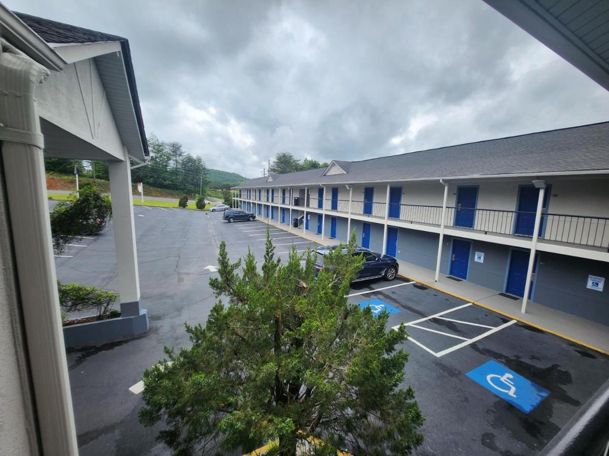 Days Inn By Wyndham Dahlonega University Area Экстерьер фото