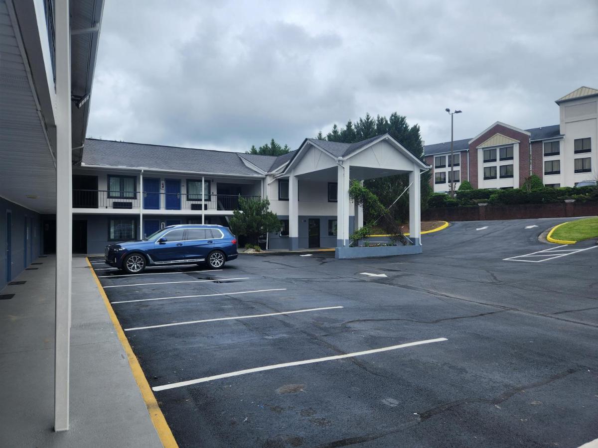 Days Inn By Wyndham Dahlonega University Area Экстерьер фото
