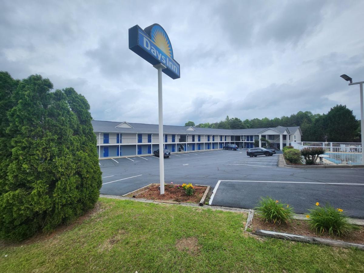 Days Inn By Wyndham Dahlonega University Area Экстерьер фото
