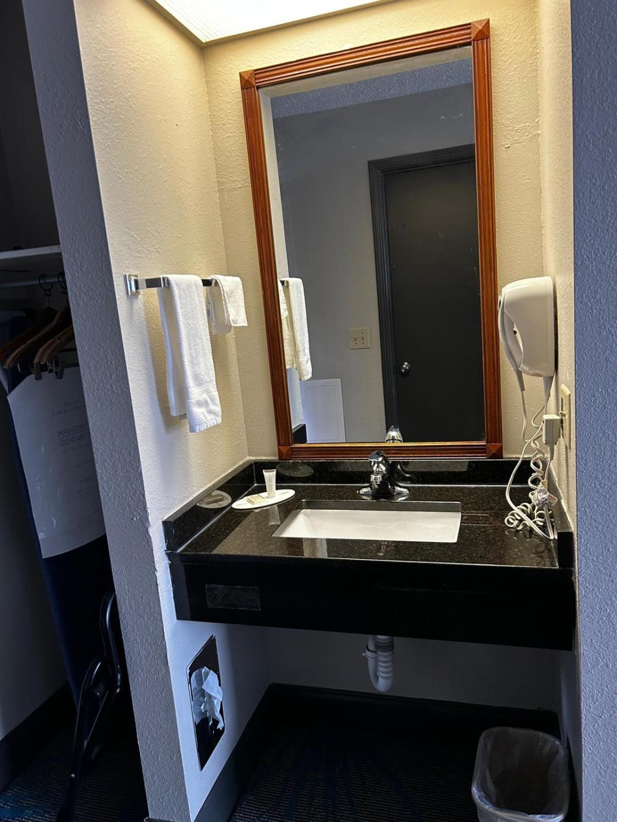 Days Inn By Wyndham Dahlonega University Area Экстерьер фото