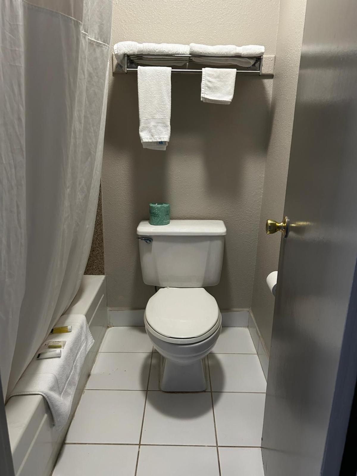 Days Inn By Wyndham Dahlonega University Area Экстерьер фото