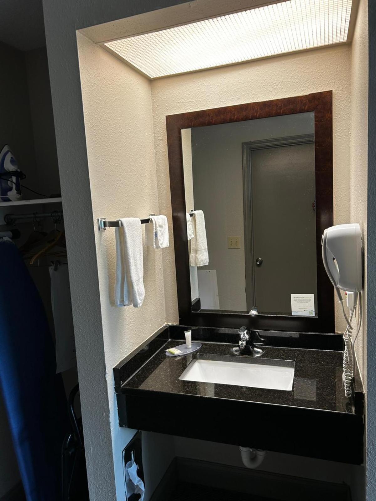 Days Inn By Wyndham Dahlonega University Area Экстерьер фото