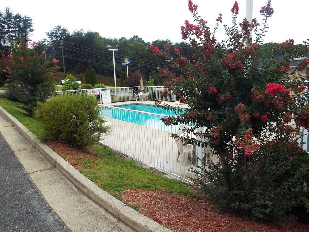Days Inn By Wyndham Dahlonega University Area Экстерьер фото