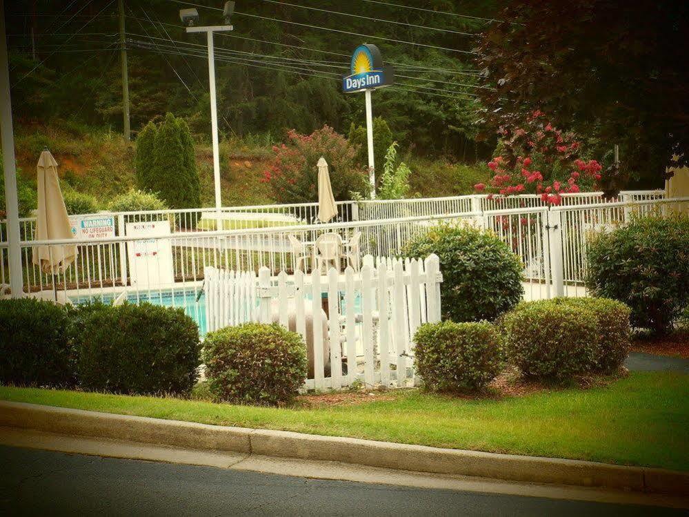 Days Inn By Wyndham Dahlonega University Area Экстерьер фото